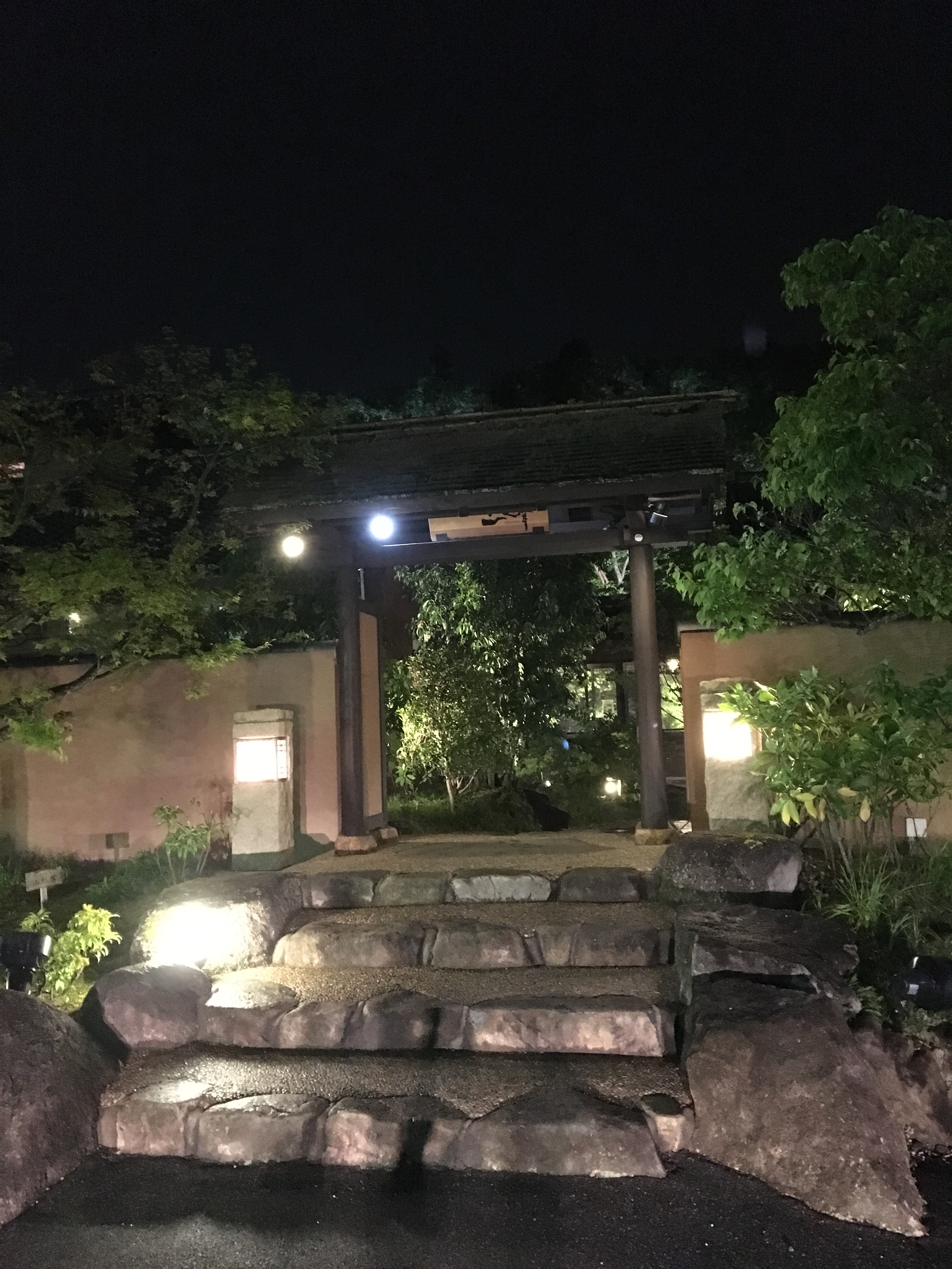 ちょっとだけの旅行気分を！　名古屋から片道１時間で本格的な和風建築の天然温泉。