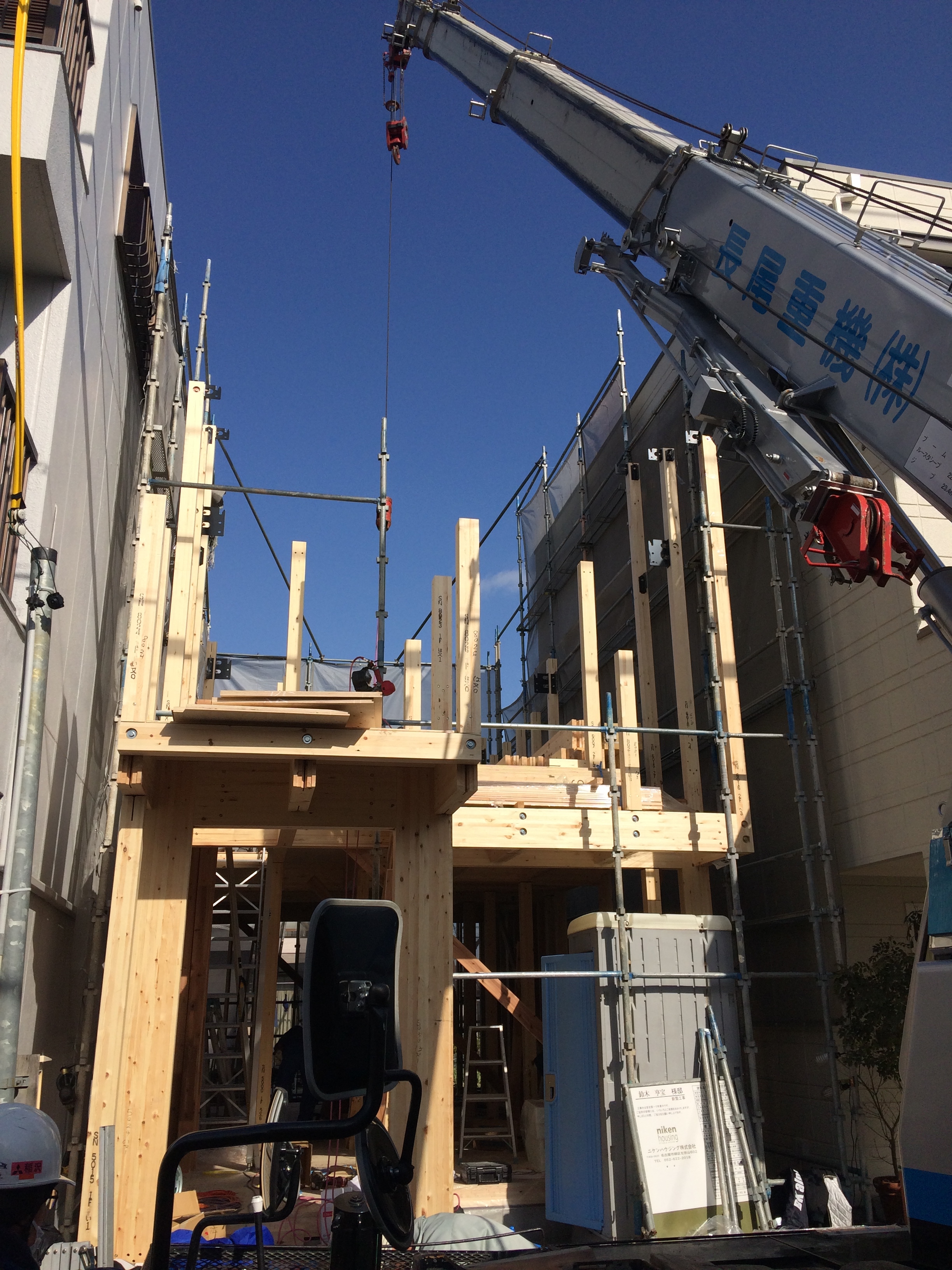 名古屋市中村区の狭小間口に建つ、耐震構法SE構法の家　上棟しました！
